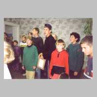 111-1138 Unter fachkundigen Blicken erfolgt die Ausrichtung der Bilder (Foto Kenzler).jpg